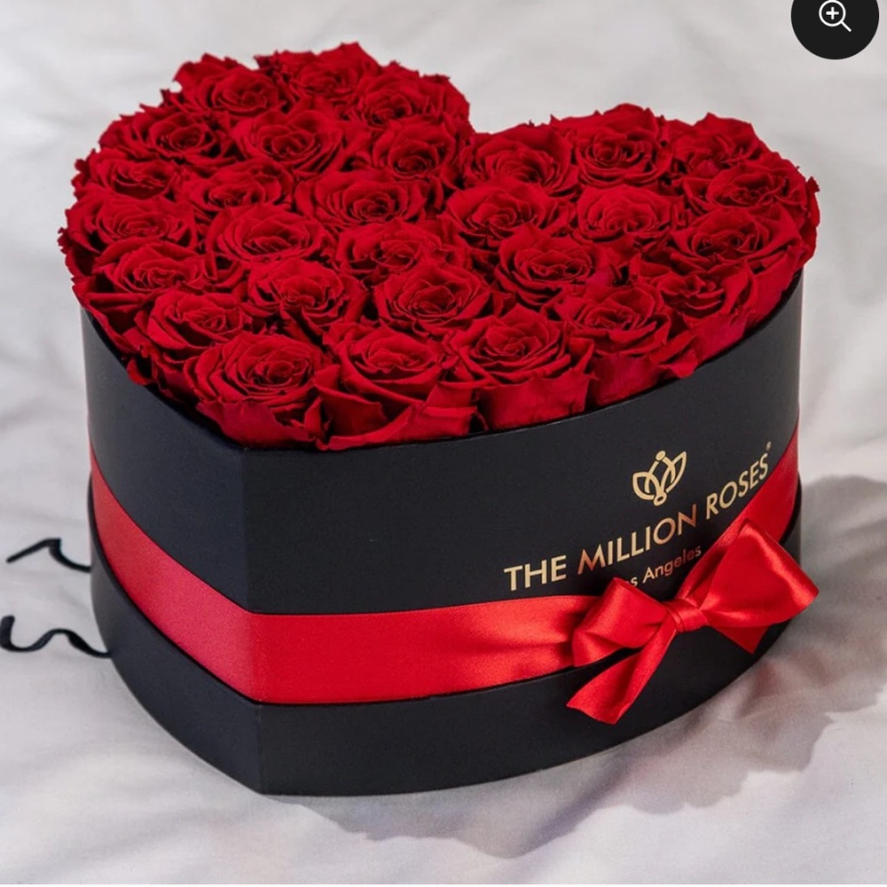 Preserved Heart-Shaped Red Roses
